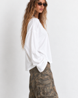 white Smooth long sleeve top
Crew neckline
Unlined
white long sleeve