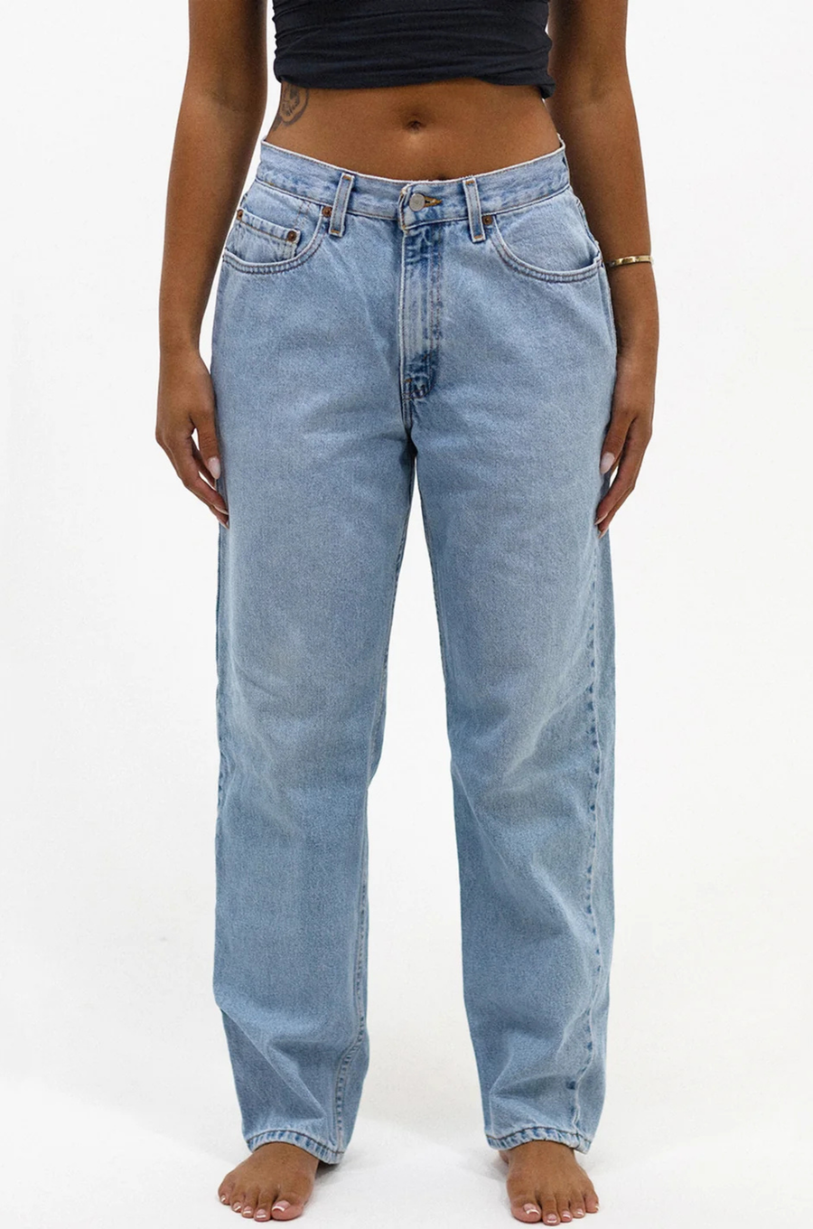 Mid to low ride denim jean
Baggy fit
Ready to order in standard sizing
Zip fly and button closure
5-pocket design
Rigid denim with lightly distressed trim
each piece is uniquely its own
light to medium denim jeans
aligrace levi jeans
custom levi jeans