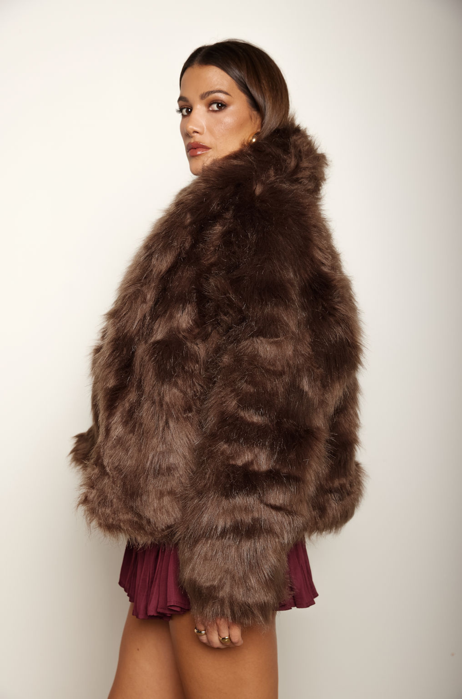 Faux fur coat
Collar neckline
Long sleeves
Open front
Fully lined
brown fur coat
brown fur jacket
holiday outfit