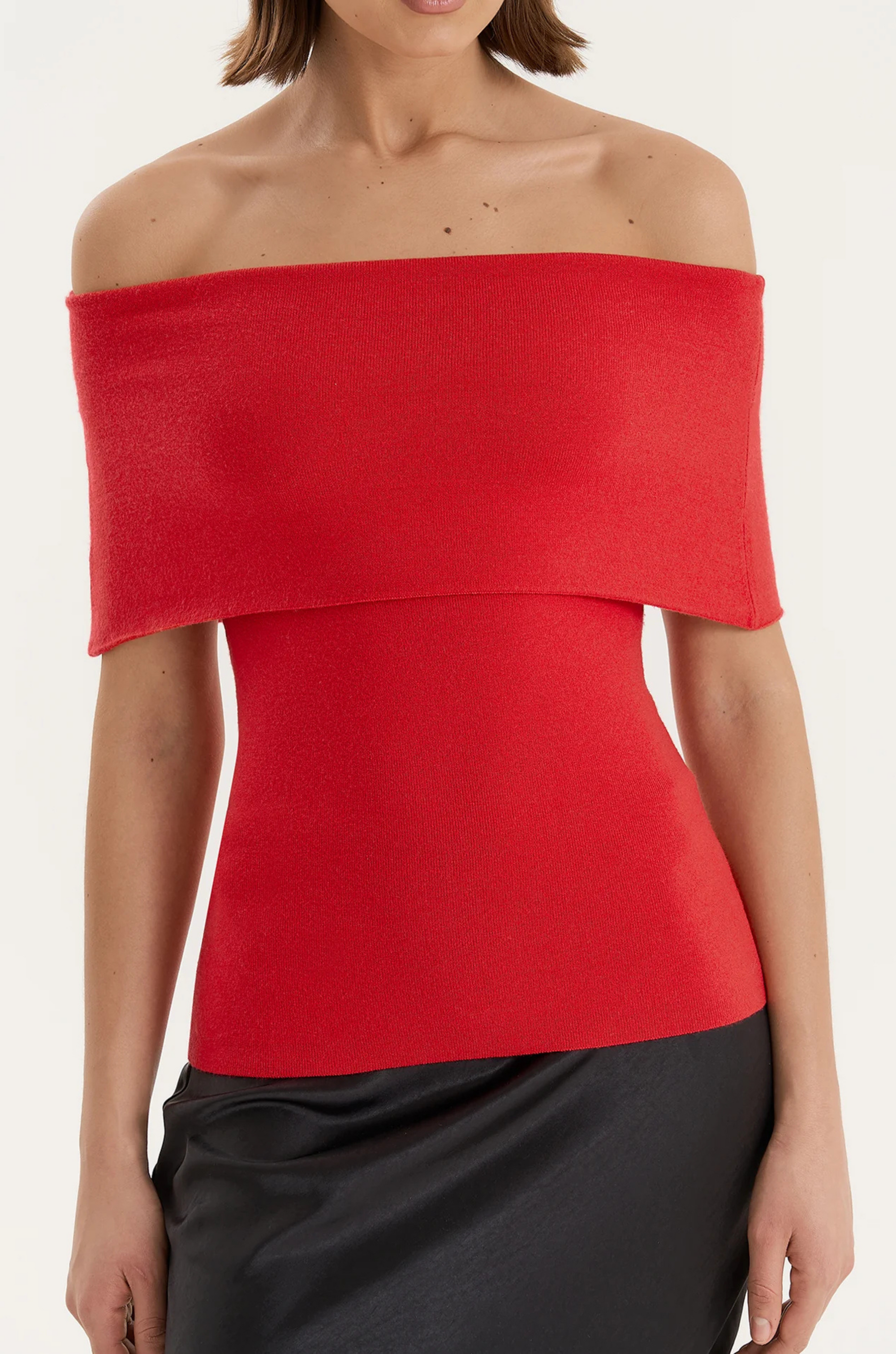 Bardot off the shoulder top
fold over off the shoulder top
Knitted fabric
Strapless
Longline
red off the shoulder top
going out top
summer top spring top