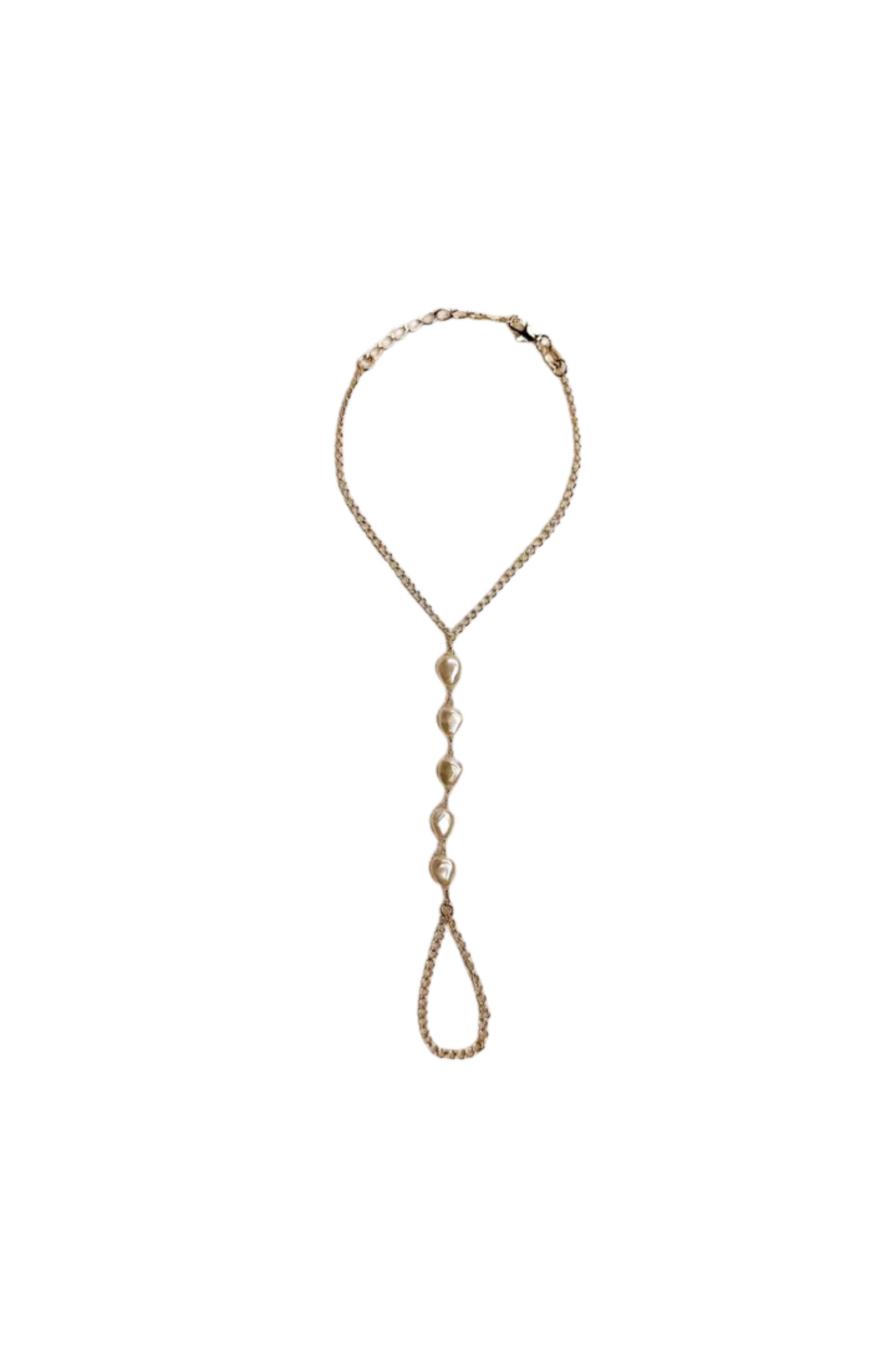 Baroque Pearl Hand Chain
18k Gold filled
Imitation Baroque Pearl
Length: 6 inches with 1.5" extender chain.
Hypoallergenic
Waterproof