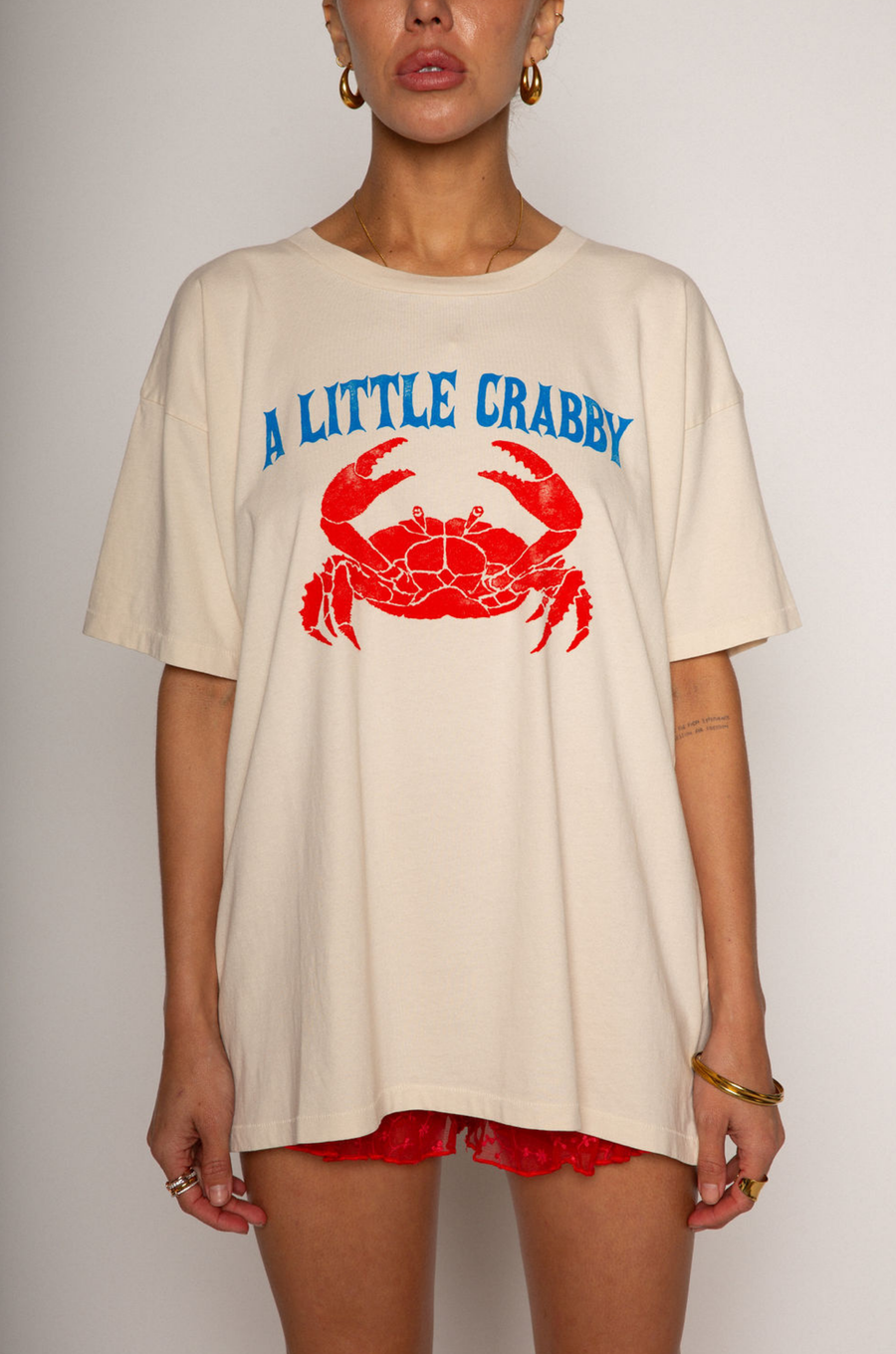 Graphic printed knit tee
Crewneck
Short sleeves
Unlined
Oversized fit
Cream oversized crab graphic tee