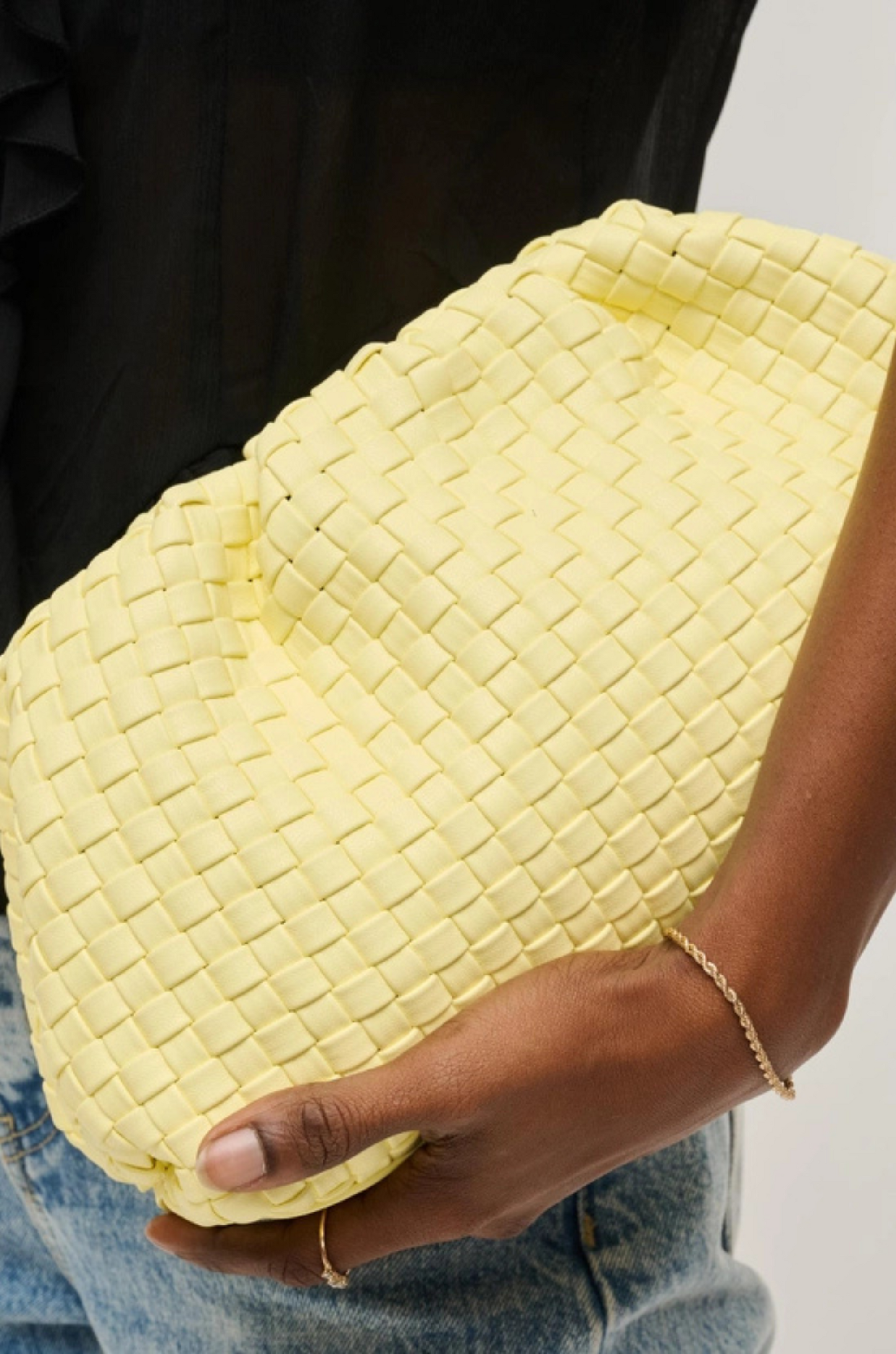 butter yellow woven clutch bag
summer bag
spring bag
gold chain strap