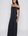 black Off the shoulder maxi dress
Open droop back
Lined
Black wedding guest dress
black formal wedding guest dress