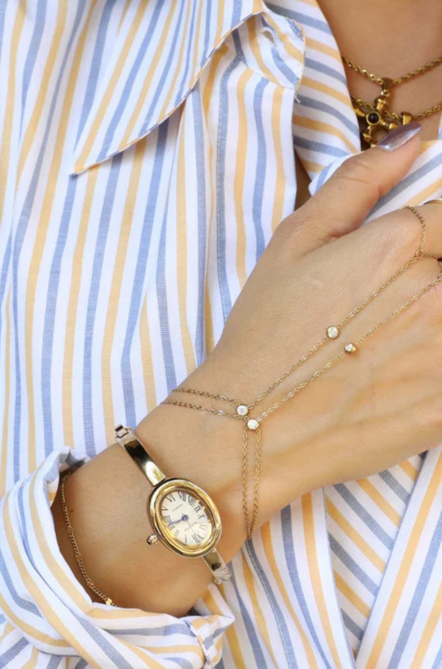 gold Bracelet watch
Wrist sizes 16.5 cm &amp; below
Tarnish Free - No Plating
Water Resistant Face, Waterproof Band
fashionable watch
cute watch