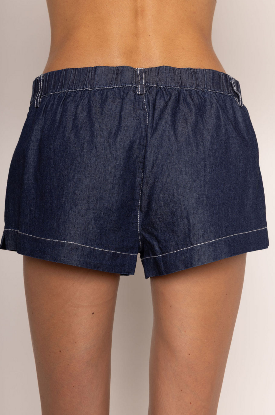 Woven denim mini shorts
Button and zipper closure
2 side pocket construction
Contrast stitching
Back elastic waistband
faux denim mini shorts
summer shorts
summer outfit