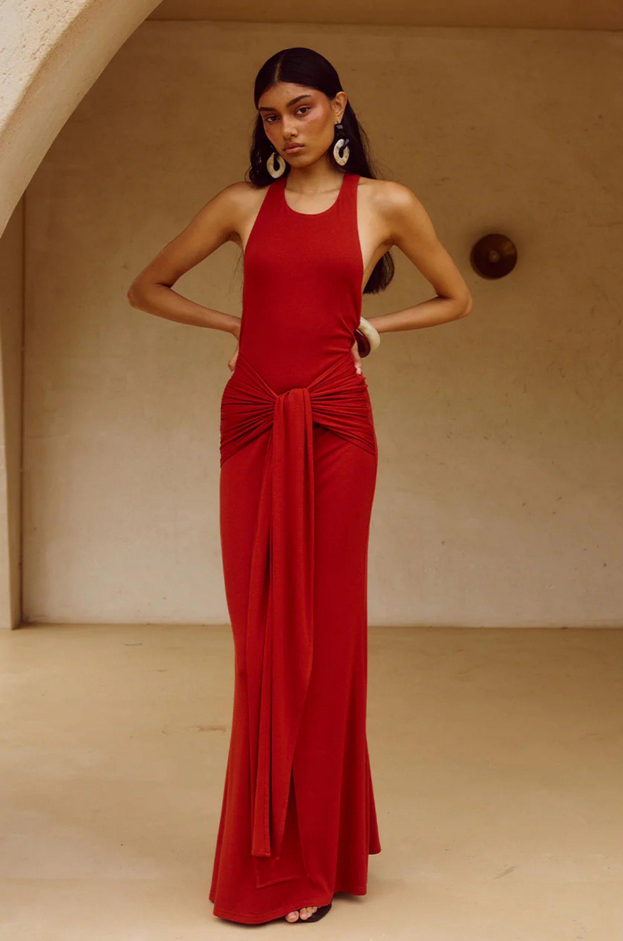 red Maxi dress with hip tie
Open back
Halter neck
Lined with stretch
red maxi dress
fancy dress
