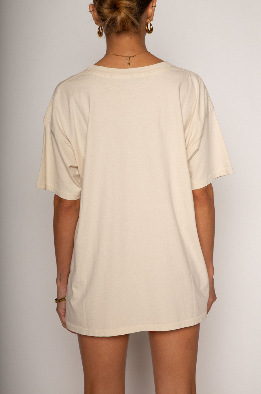 Graphic printed knit tee
Crewneck
Short sleeves
Unlined
Oversized fit
Cream oversized crab graphic tee