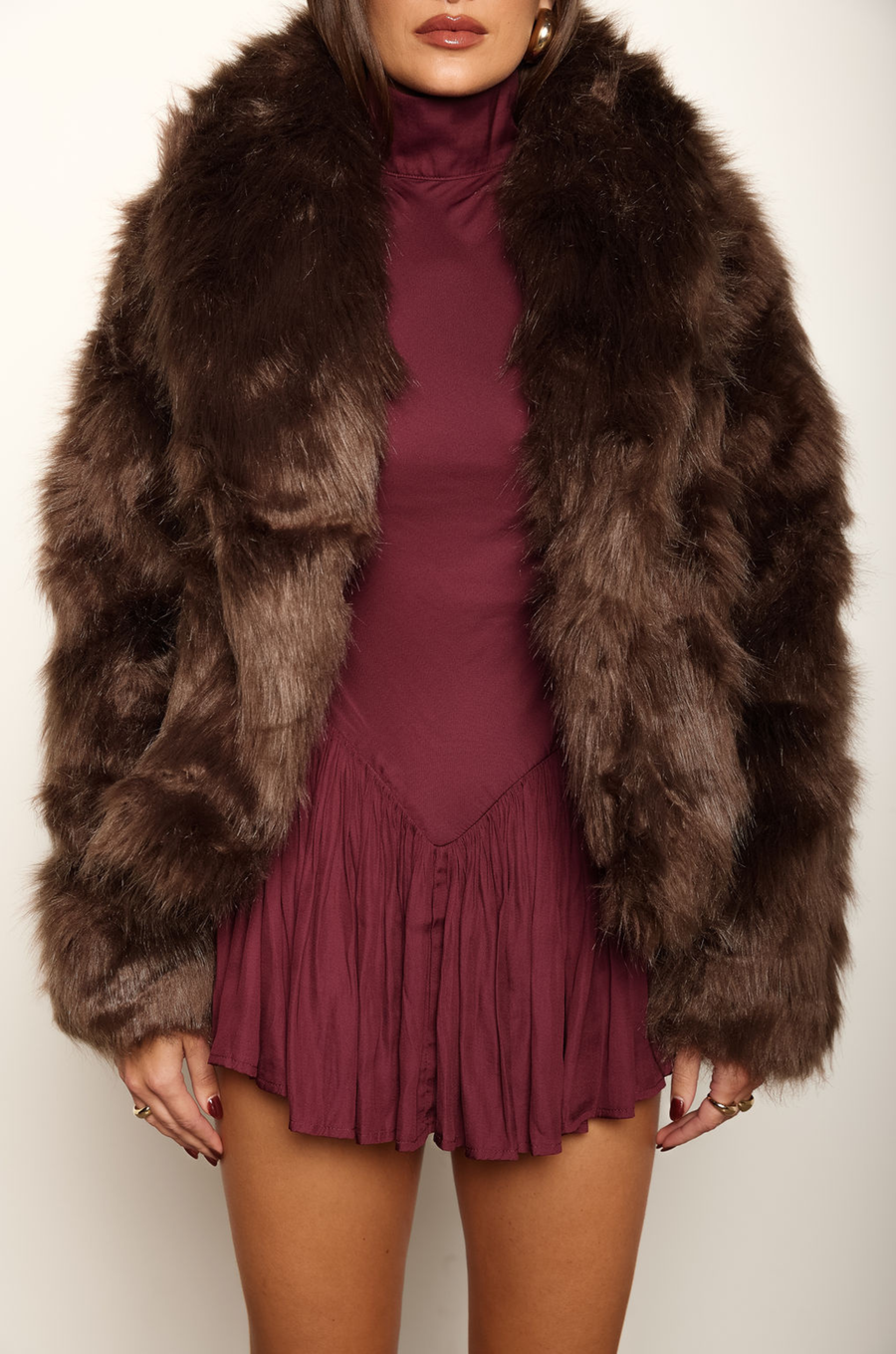 Faux fur coat
Collar neckline
Long sleeves
Open front
Fully lined
brown fur coat
brown fur jacket
holiday outfit