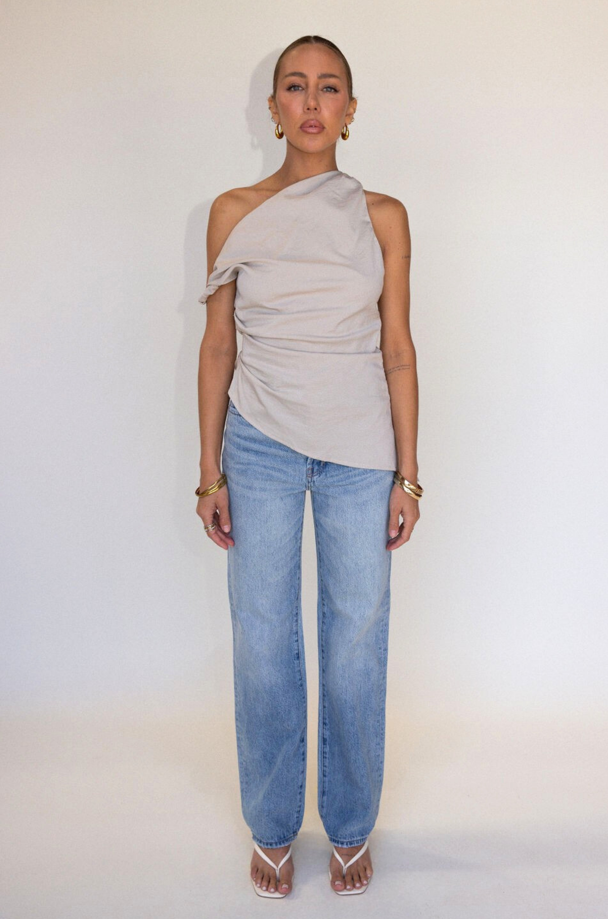 Super high rise straight leg jean
Button fly
Five pocket construction
No stretch