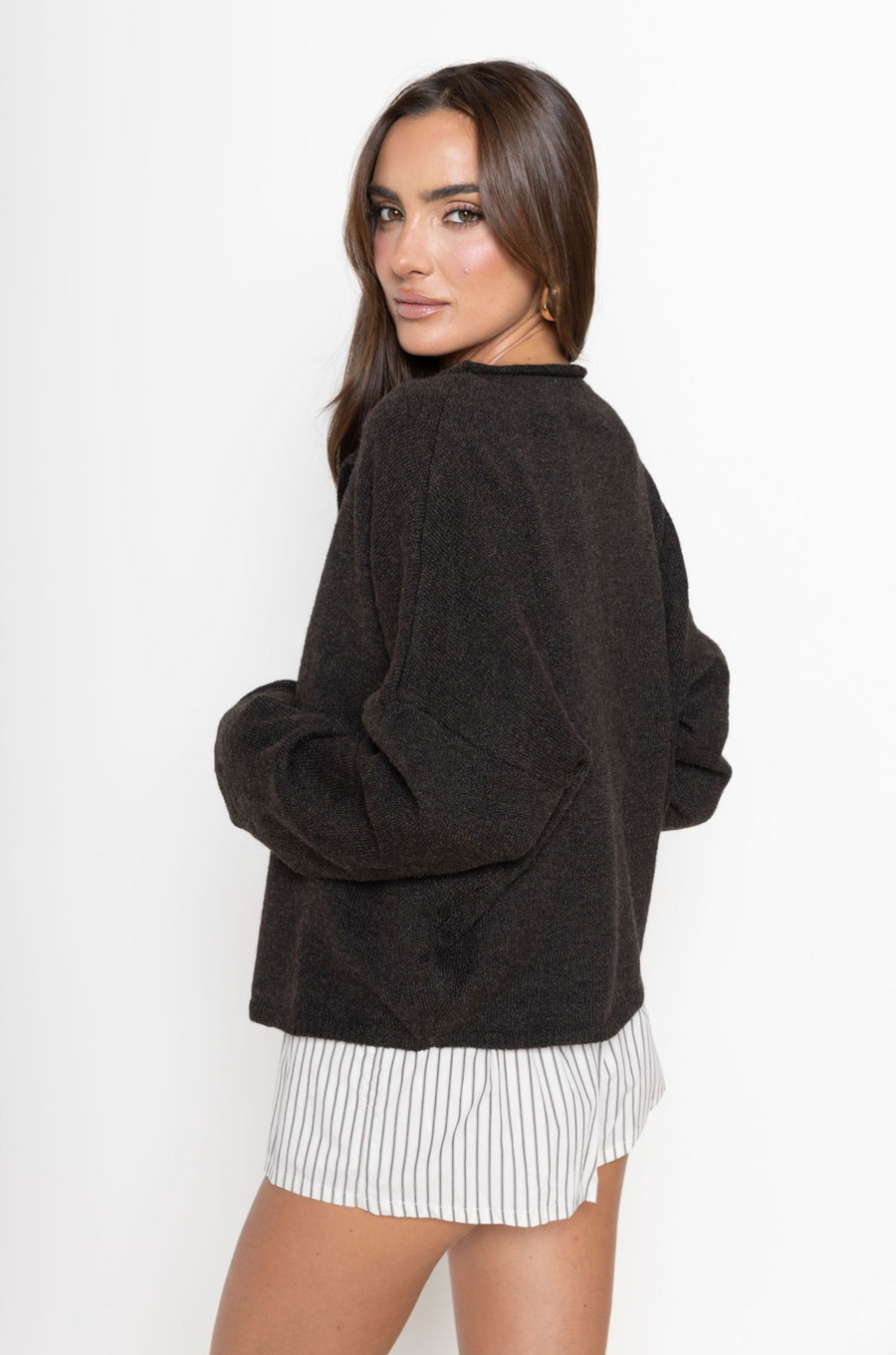 Fuzzy knit cardigan
Crewneck
Front button down closures
Long sleeves
Unlined
chocolate brown cardigan
fall cardigan
fall outfit
fall transition outfit