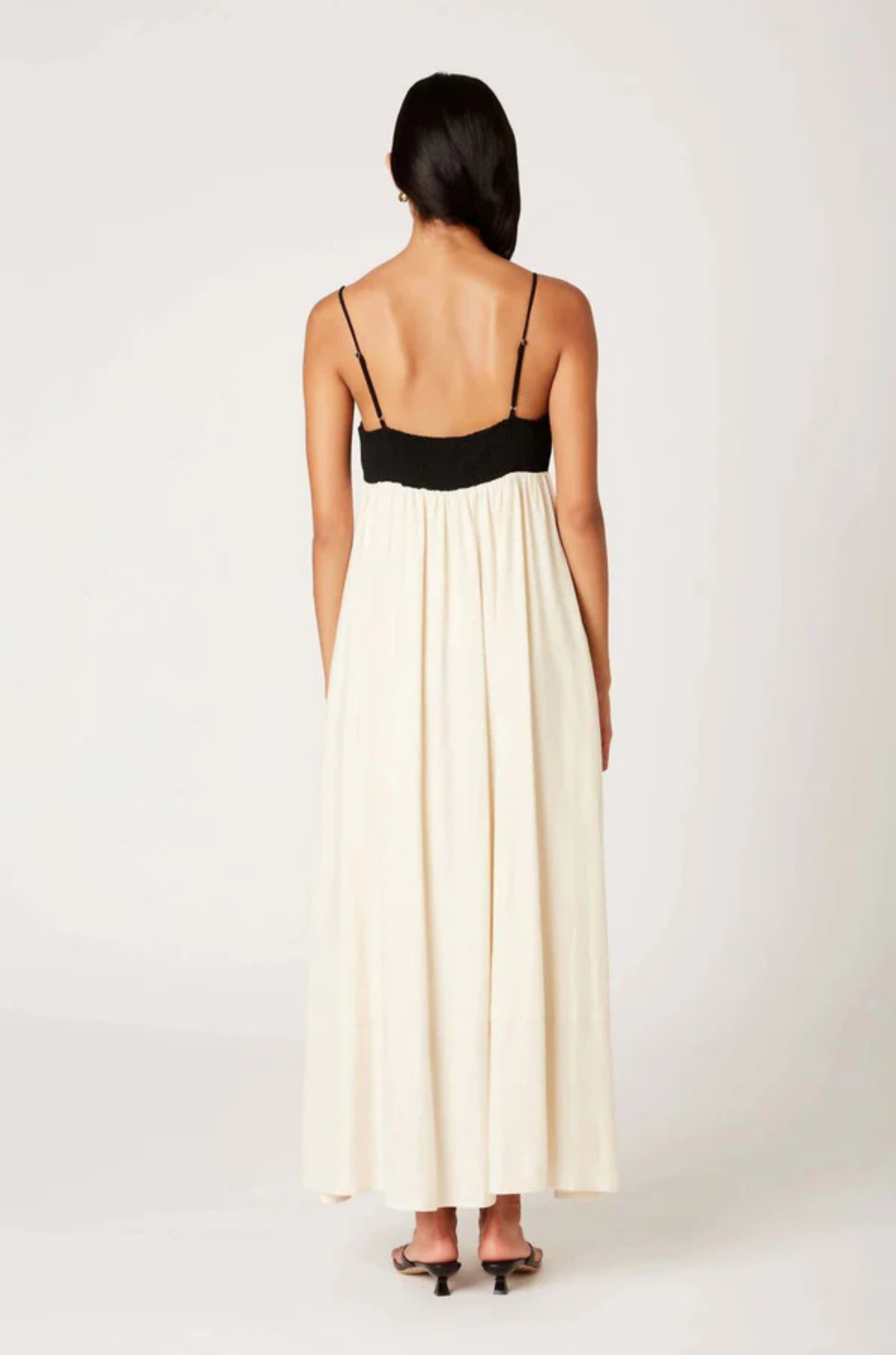 cream and black Color blocked maxi dress
Adjustable shoulder straps
Side seam pockets
Lined
summer maxi dress
spring maxi dress