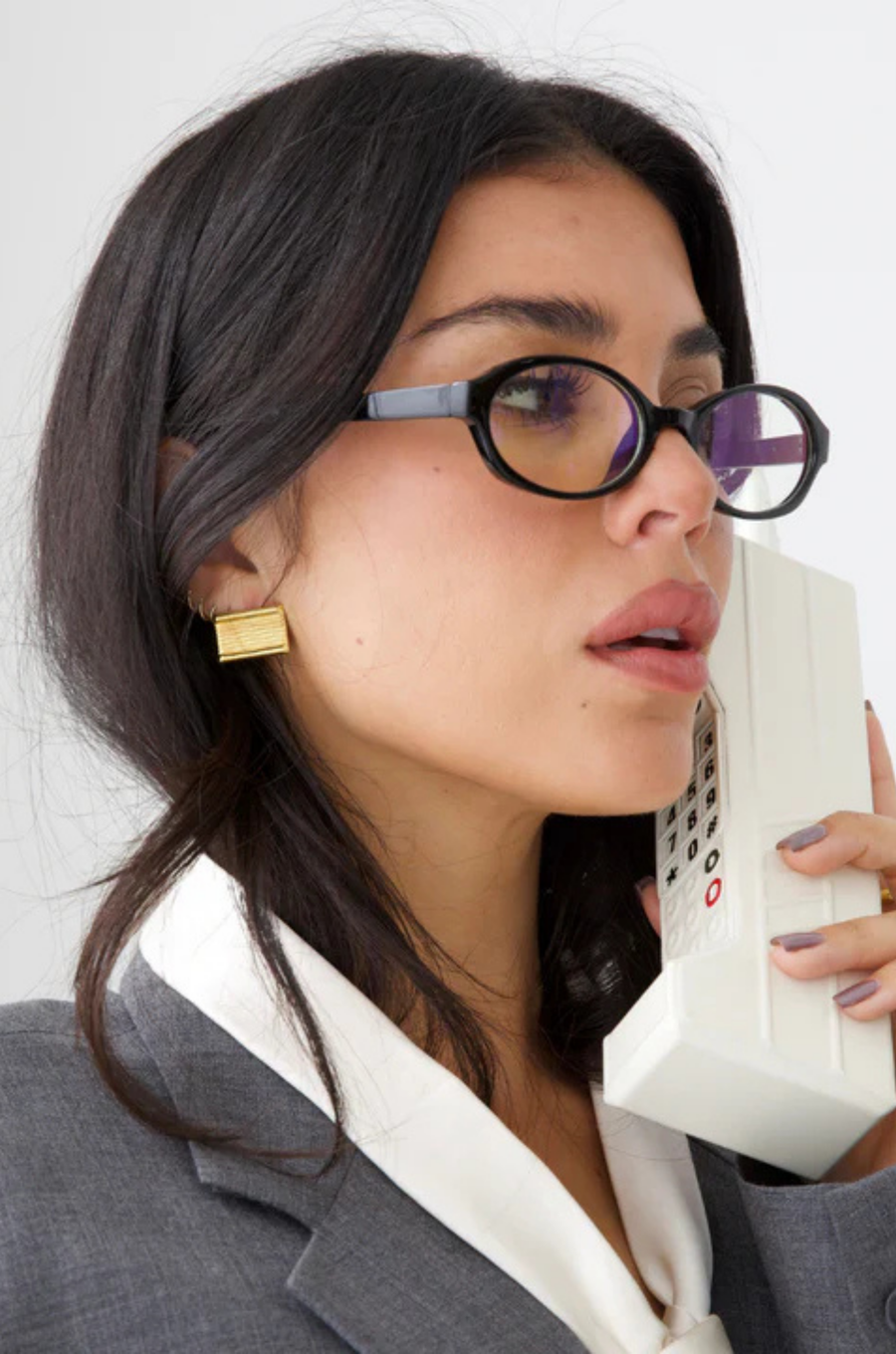 Ribbed rectangular earrings
Waterproof, Tarnish Free &amp; Hypoallergenic
Stainless Steel
Size: 1 inch x .5 inch
gold ribbed earrings