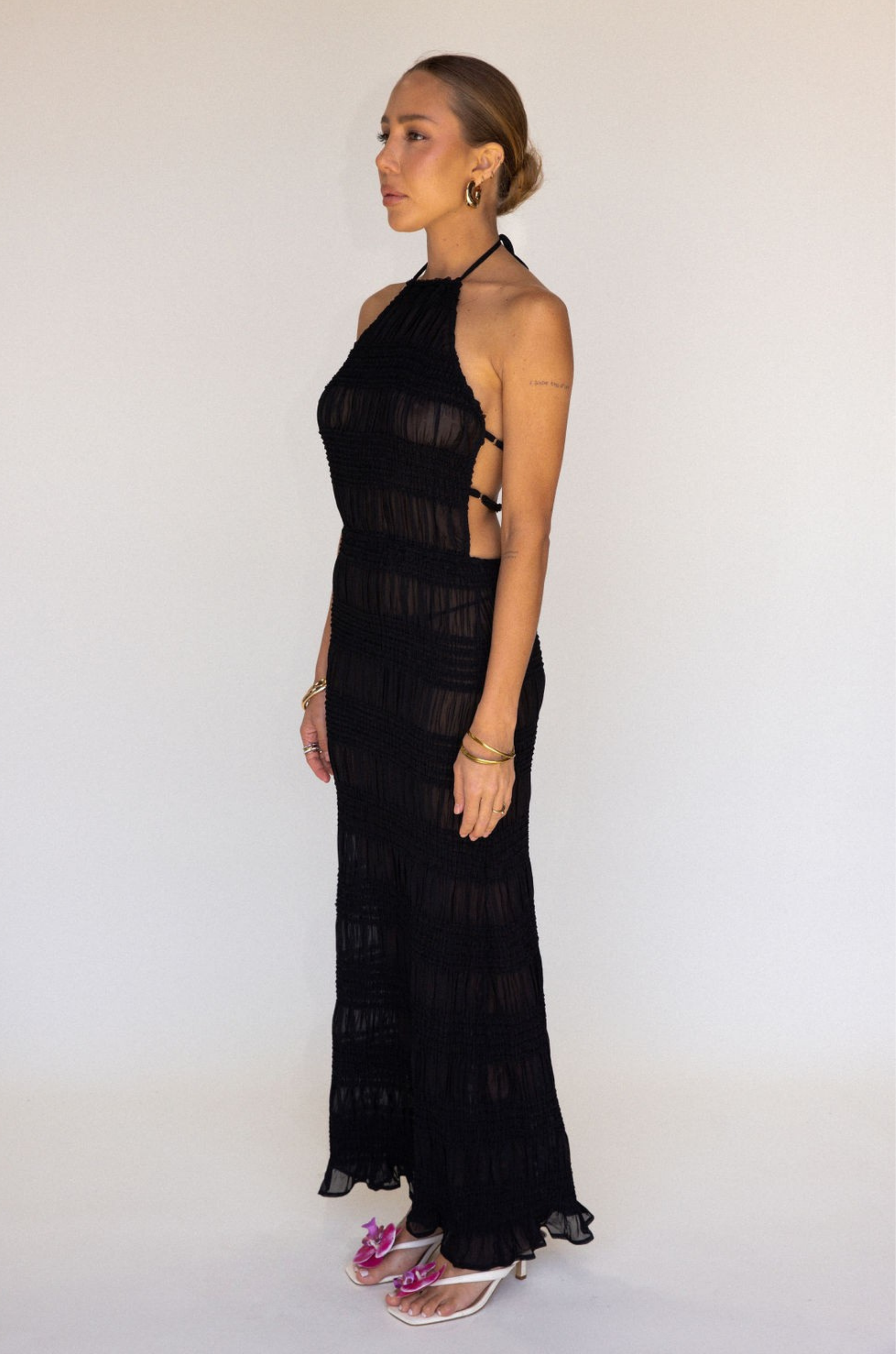 black Smocked halter maxi dress
High neckline
Adjustable neck tie
Adjustable back string
black sheer maxi dress
resort maxi dress
vacation maxi dress