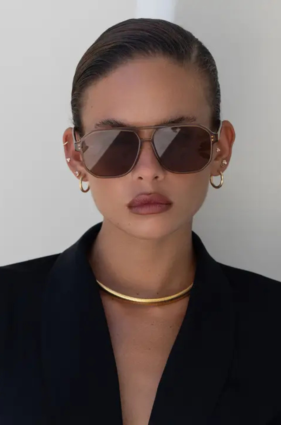 Unisex aviator sunglasses
Thin frame
Made from Biodegradable acetate
Premium Nylon Lenses
Premium German hardware
Comes with case
brown thing frame aviator sunglasses