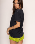 Crewneck graphic t-shirt top
Contrast stitching
Unlined
90s r & b tshirt