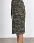 Camo shorts
Camo jorts
Button fly closure with adjustable drawstring
5 pocket construction
Unlined