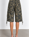 Camo shorts
Camo jorts
Button fly closure with adjustable drawstring
5 pocket construction
Unlined