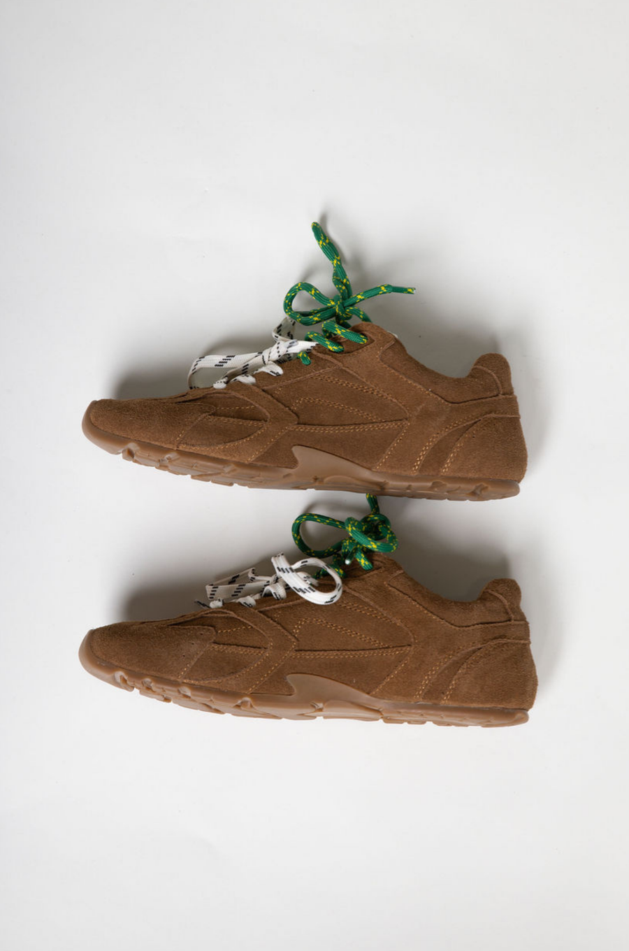 Low-top lace-up sneaker
Suede upper material
This style will come with both colored stripe laces camel brown suede steve madden sneakers
brown fall sneaker shoes 