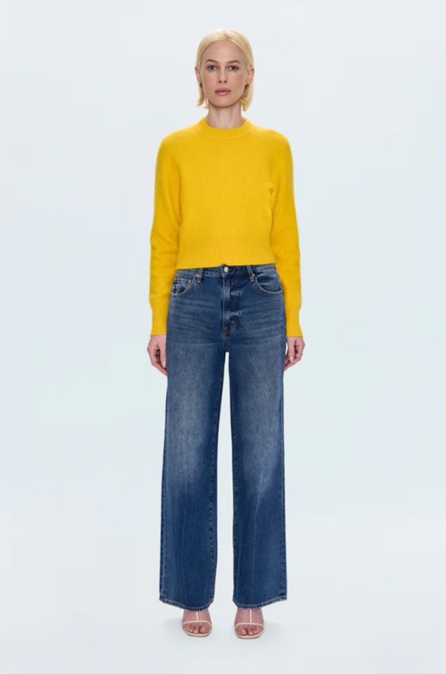 High rise and relaxed baggy silhouette
The slouchy fit sits comfortably while the structured shape maintains intentional proportions
Rigid non-stretch denim
Waist: 26" Length: 31"&nbsp; Rise: 11.5"
Cotton
blue denim high waisted jeans