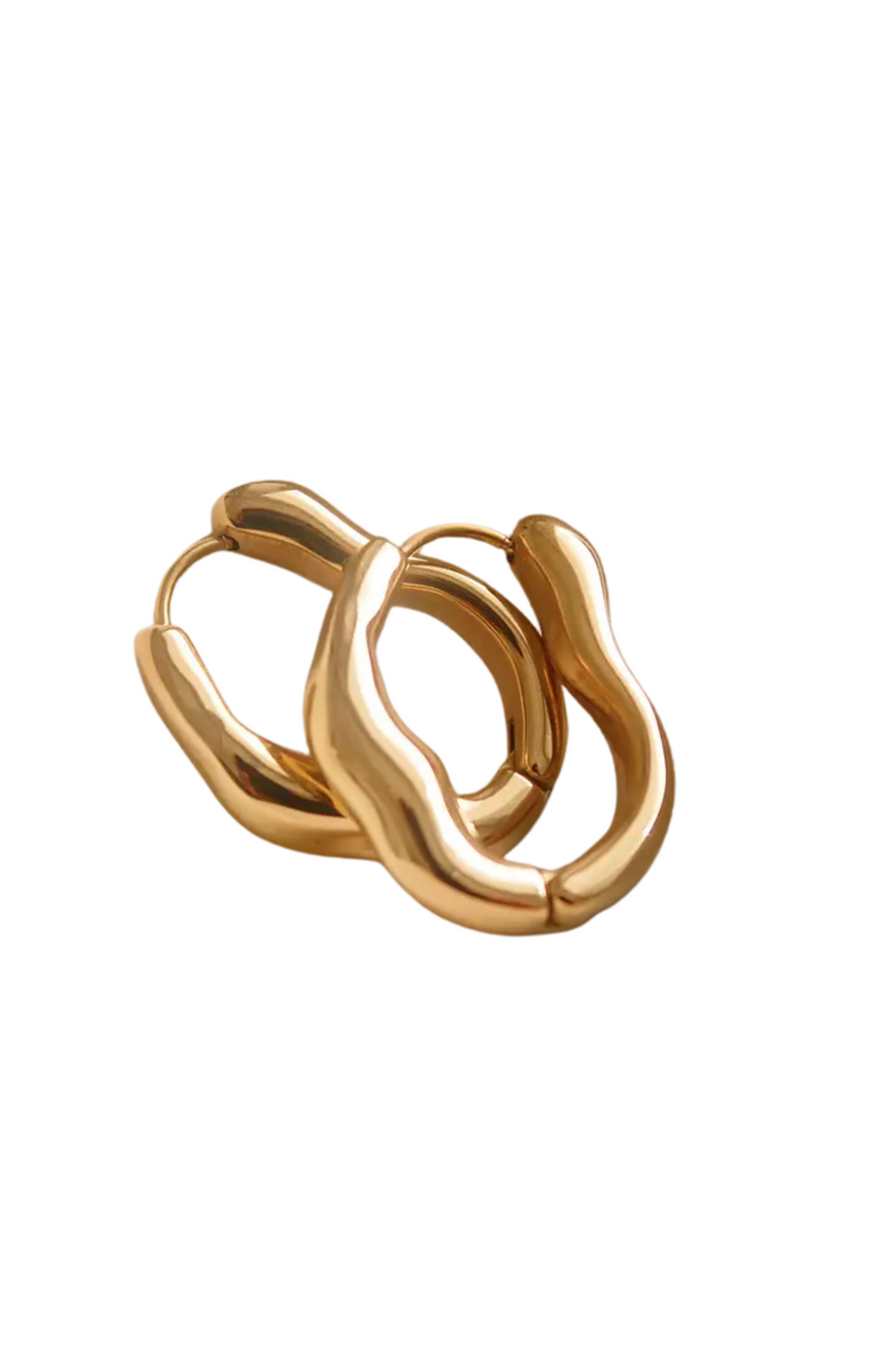 18K gold non-tarnish wavy oval hoop earring
18K gold plating stainless steel
Measurement (L x W inch): 1 x 0.8
Lead and Nickel Free
Hypoallergenic
Water Resistant