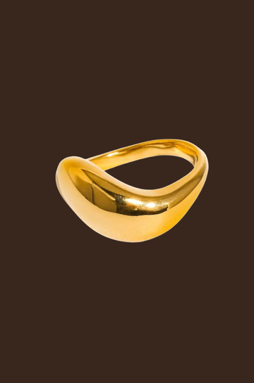 18K non-tarnish classic wavy band ring
18K gold plating stainless steel
Size 7 measurement: 0.682 Diameter/2.14 Circumference
Lead and Nickel Free
Hypoallergenic
Water Resistant