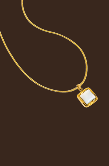 18K gold non-tarnish square shell necklace
18k gold plating stainless steel
Pendant Size: 0.4 x 0.4
Chain Length: 15.5"
Extension Length: 2"
Lead and Nickel Free
Hypoallergenic
Water Resistant