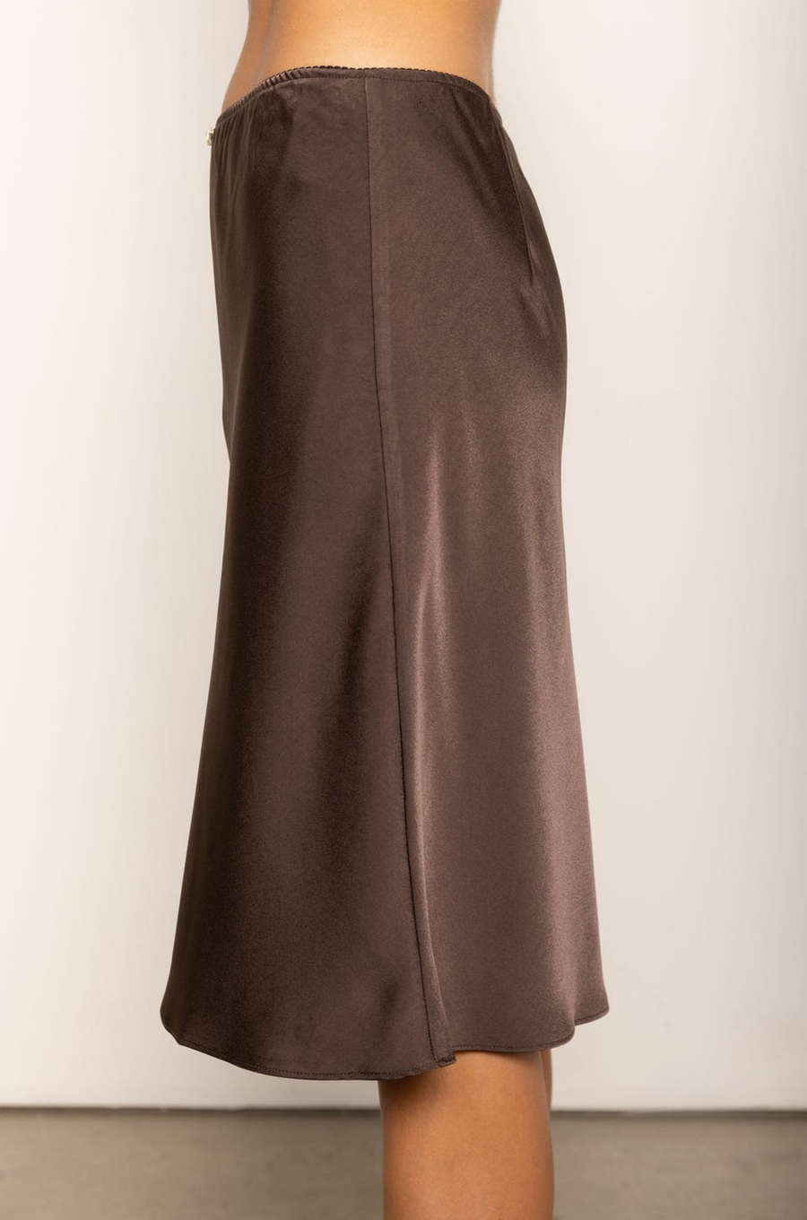 brown Satin bias cut midi skirt
Straight silhouette
Elastic waistband
Fully lined
brown satin midi skirt
Thanksgiving outfit