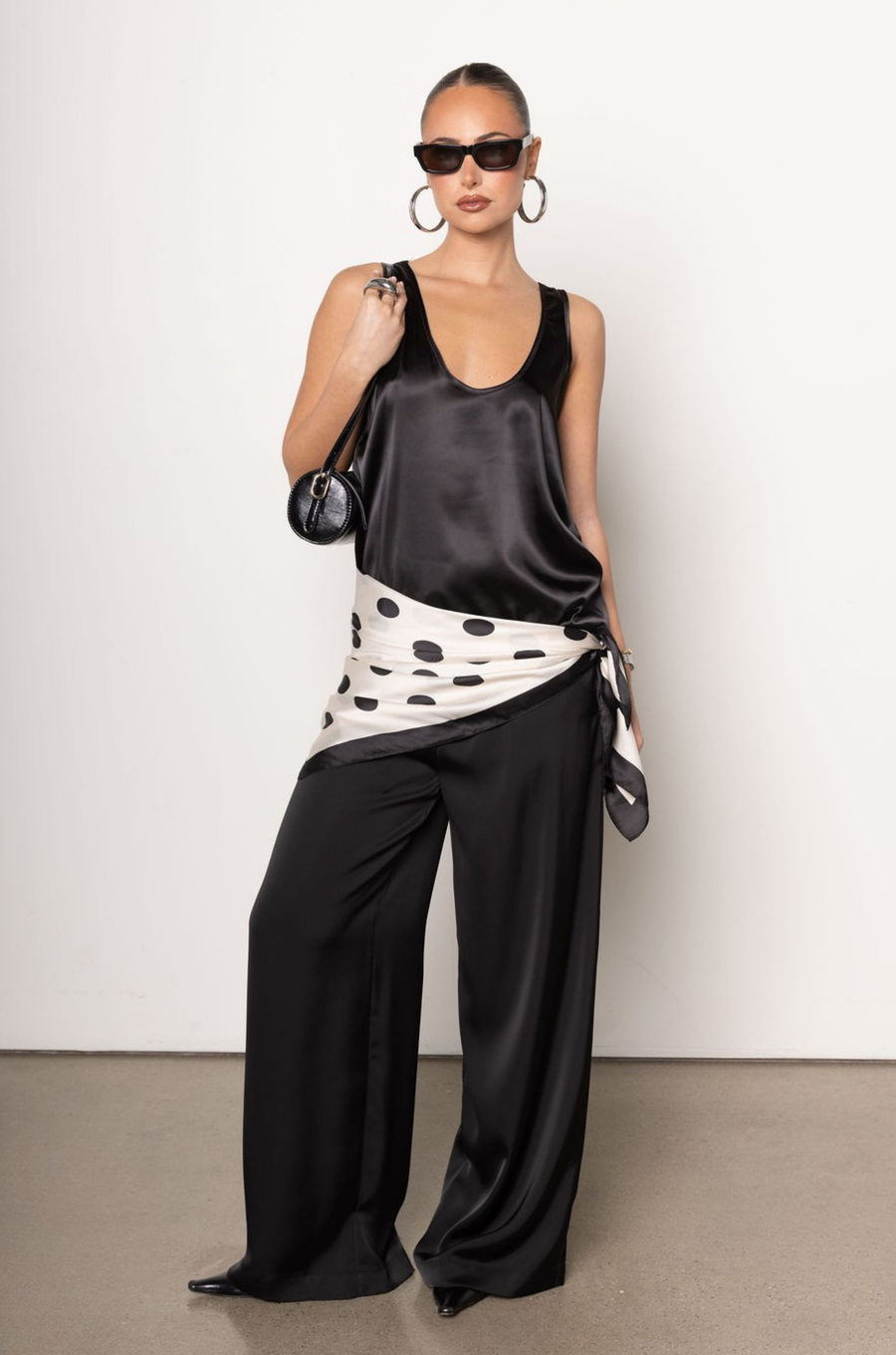 black Satin relaxed tank top
Scoop neckline
Unlined
black satin tank top
fall top
fall outfit