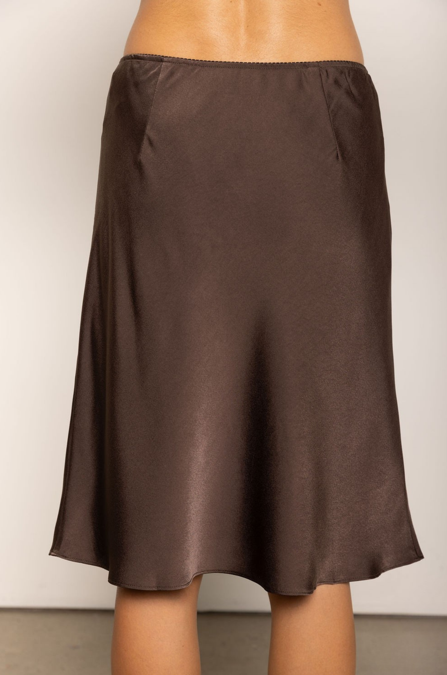 brown Satin bias cut midi skirt
Straight silhouette
Elastic waistband
Fully lined
brown satin midi skirt
Thanksgiving outfit