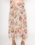 Floral printed asymmetircal midi skirt
Lace picot trim
Side zipper closure
Unlined/sheer
Vintage floral asymmetrical skirt
Summer skirt