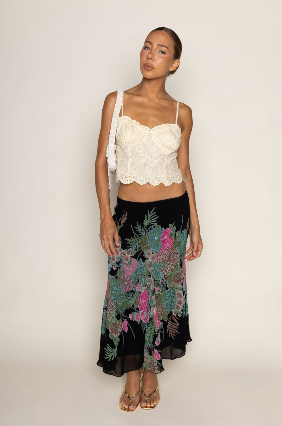 Woven floral eyelet cami tank top
Ruffle bust hem
Elastic bust hem
Adjustable straps
Back zipper closure
Unlined
yellow floral eyelet tank top 
summer tank top
spring tank top