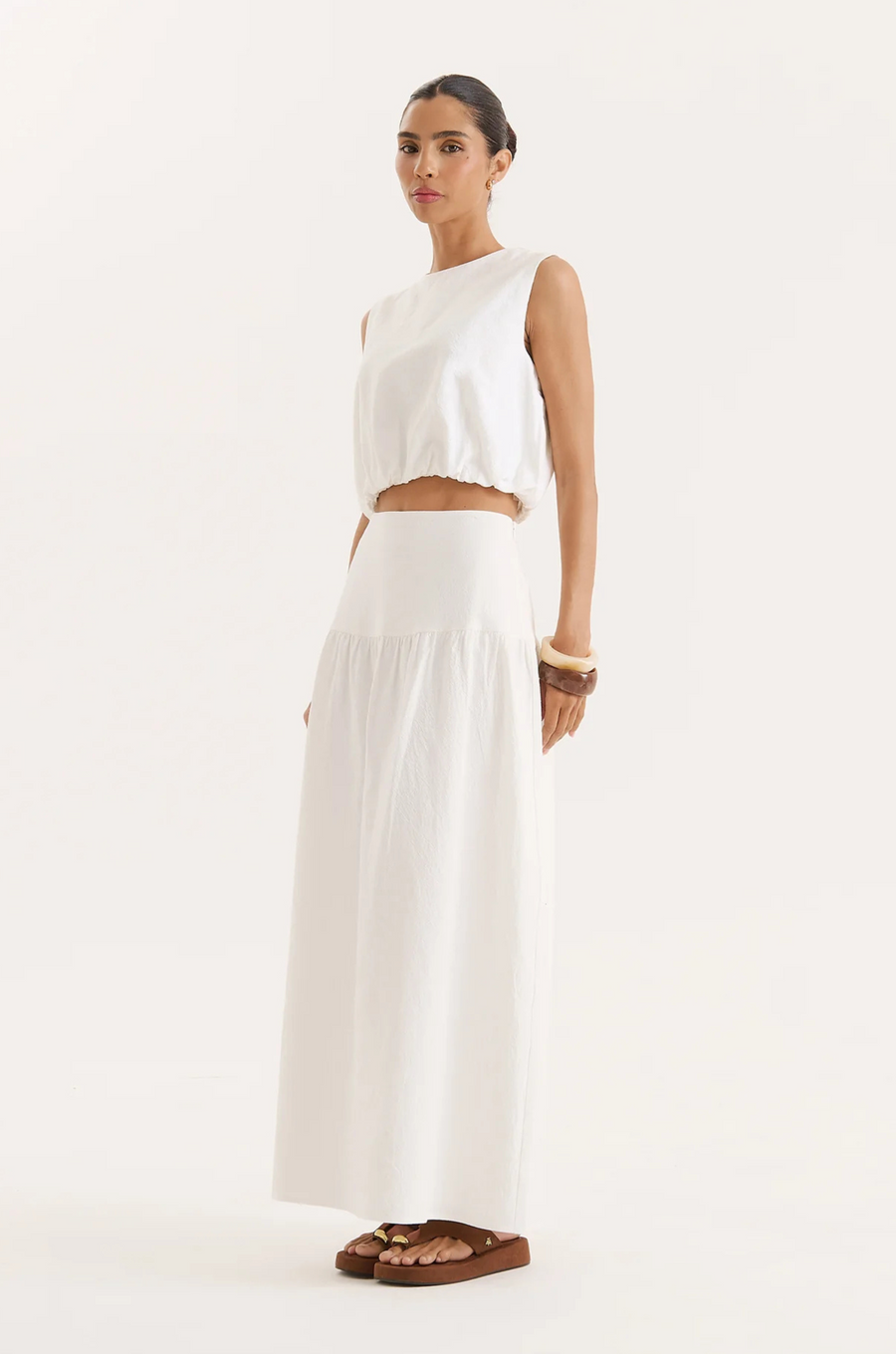 white Linen maxi skirt
Drop waist
A-line silhouette
bridal skirt set
white maxi skirt