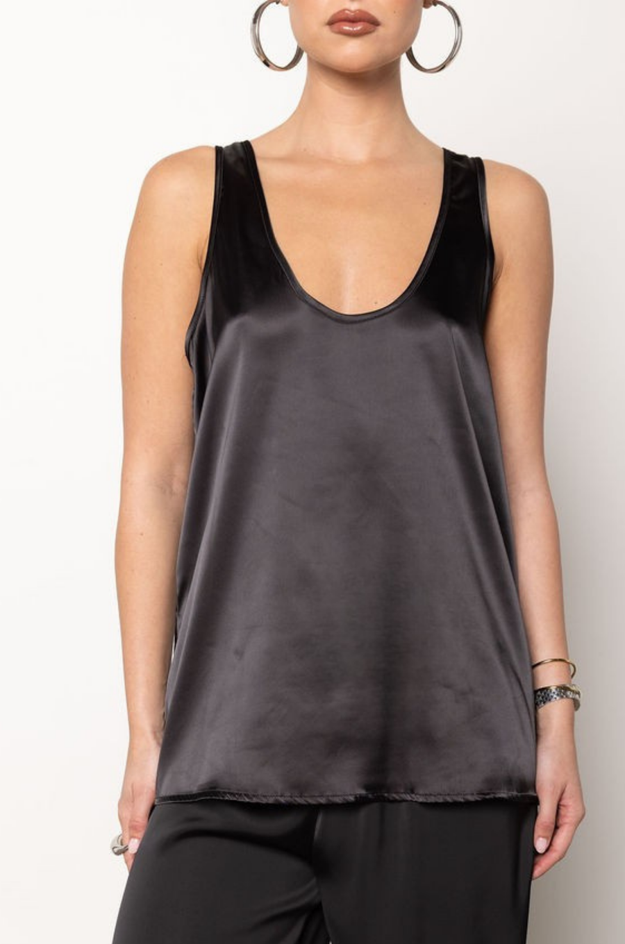 black Satin relaxed tank top
Scoop neckline
Unlined
black satin tank top
fall top
fall outfit