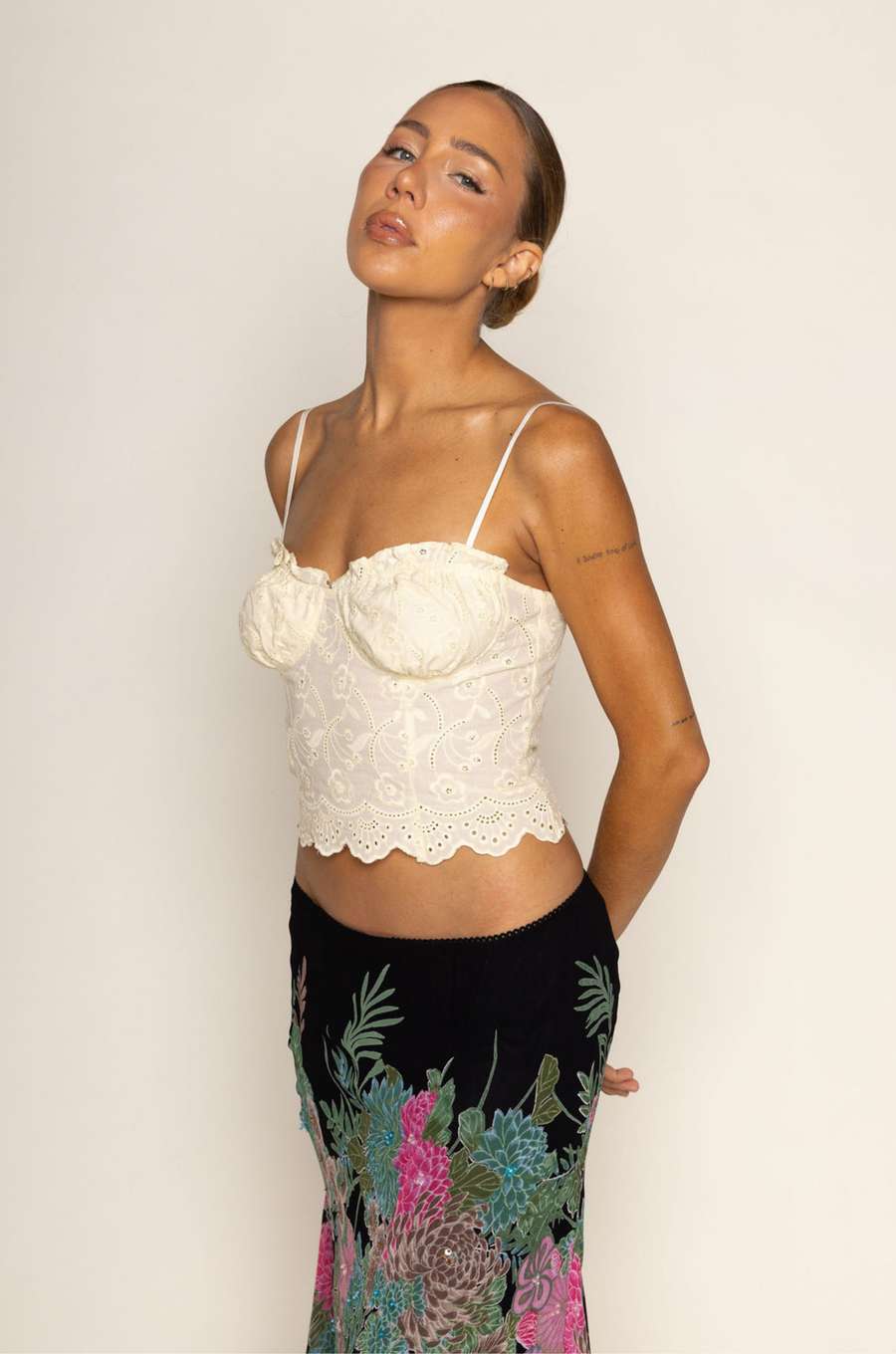 Woven floral eyelet cami tank top
Ruffle bust hem
Elastic bust hem
Adjustable straps
Back zipper closure
Unlined
yellow floral eyelet tank top 
summer tank top
spring tank top