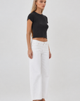 white High rise barrel jean
Wear true to size for a slim, relaxed fit, or size up for a looser look
Finished with Rolla’s signature vintage trims
Zip fly closure