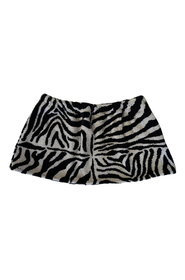 Zebra printed towel skirt
Elastic waistband
Unlined
Up-cycled
Each towel is up-cycled - there may be imperfections