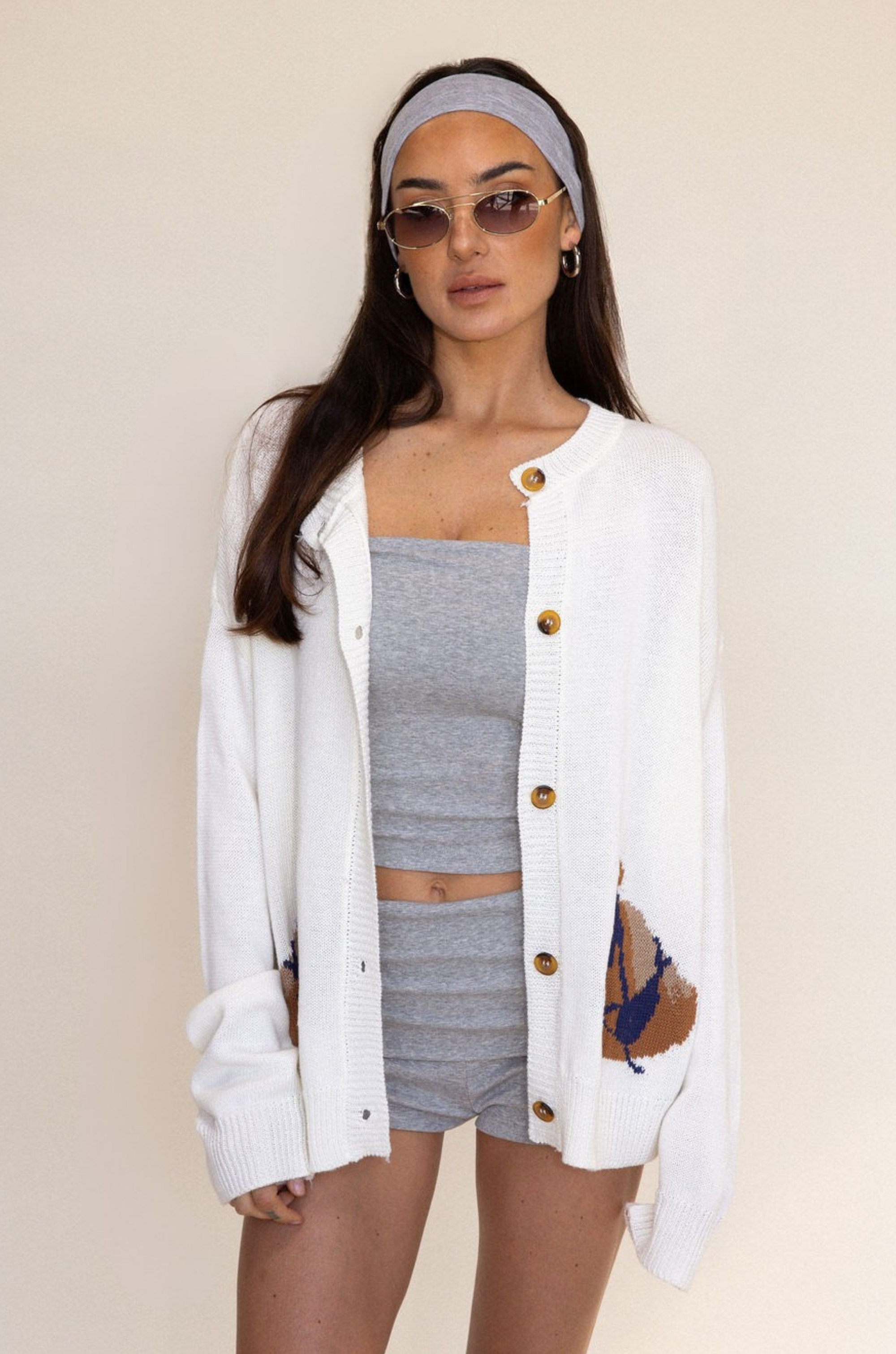 White horse cardigan
Knit cardigan
Spring horse cardigan