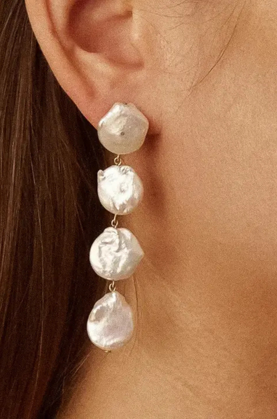 18K Non-Tarnish Pearl Drop Earring
18K Gold Plating Stainless Steel
Faux Pearl Measurement: 3.1inx0.63in
Lead and Nickel Free
Hypoallergenic
Water Resistant