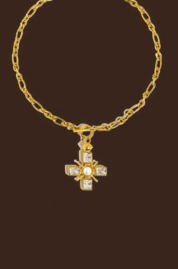 18K Gold Non-Tarnish Pearl Cross Necklace
18K Gold Plating Stainless Steel Faux
Pearl Pendant Size: 2.16" x1.77"
Chain Length: 15.7"
Extension Length: 2.7"
Lead and Nickel Free
Hypoallergenic