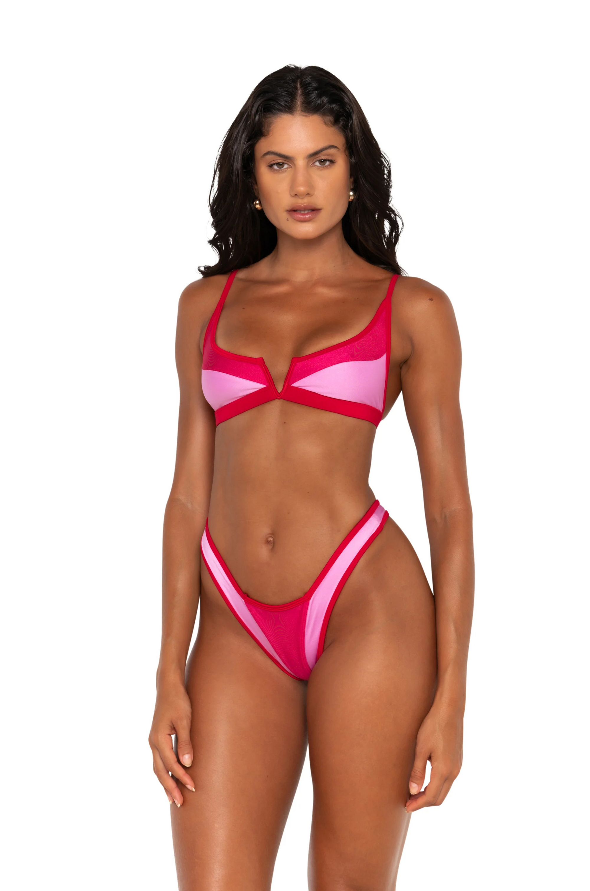 V-wire bikini top
Detailed paneling
Adjustable over the shoulder straps
Back clasp closure
Double lined with no padding
Sustainable Nylon made using ECONYL®
pink and red bikini top
pink and red bikini
Summer swimsuit
cute swimsuit