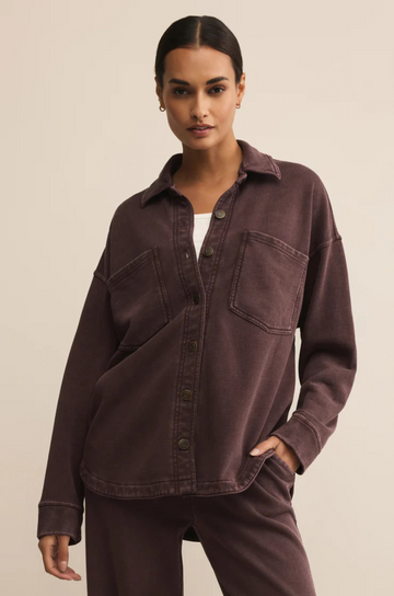 Oversized button down shirt jacket
Relaxed fit
Collared
Long sleeve
Button front
2 front patch pockets
brown shirt jacker
brown shacket