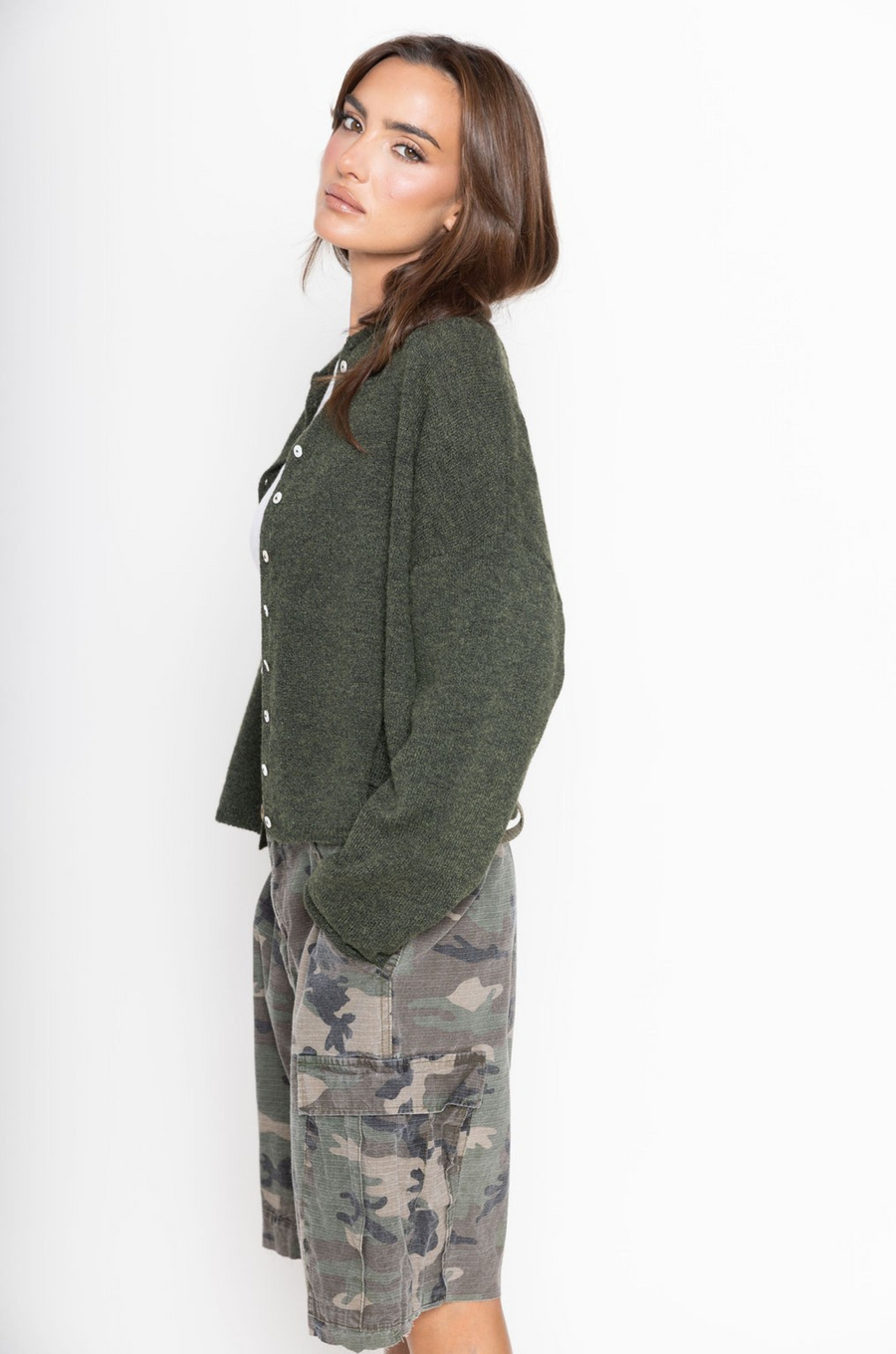 Fuzzy knit cardigan
Crewneck
Front button down closures
Long sleeves
Unlined
green cardigan
fall cardigan
fall outfit
fall transition outfit