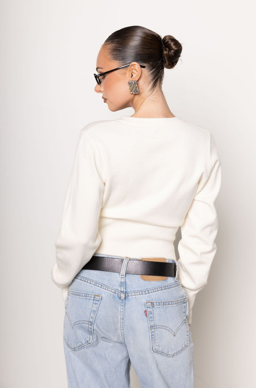 ivory Knit cardigan
Long sleeves
Front button down closure
Banded hems
Unlined
holiday cardigan sweater