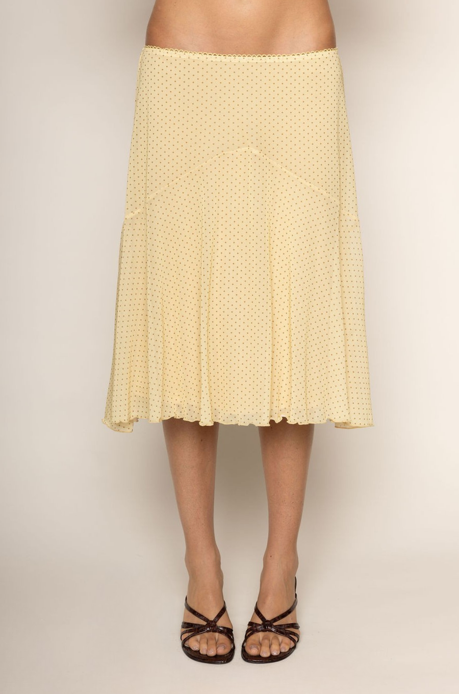 yellow and brown Mesh polka dot midi skirt
Scalloped elastic waistband
Ruffle trim
Lined
summer midi skirt
yellow and brown polka dot midi skirt
