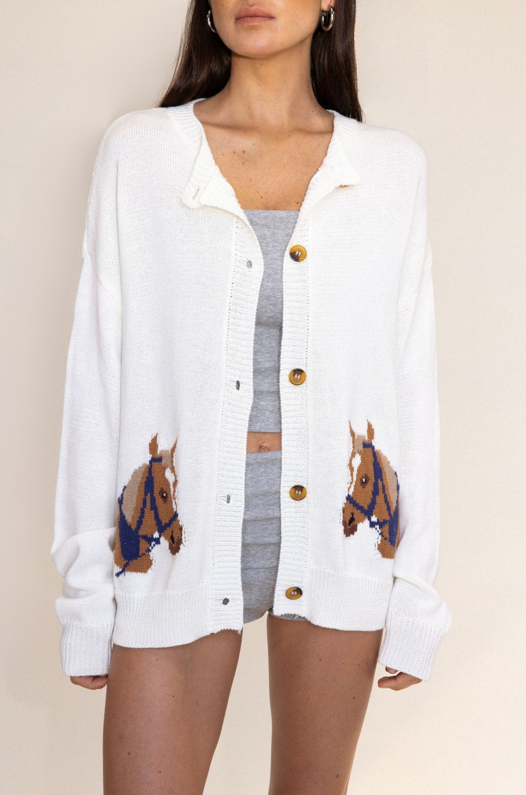White horse cardigan
Knit cardigan
Spring horse cardigan