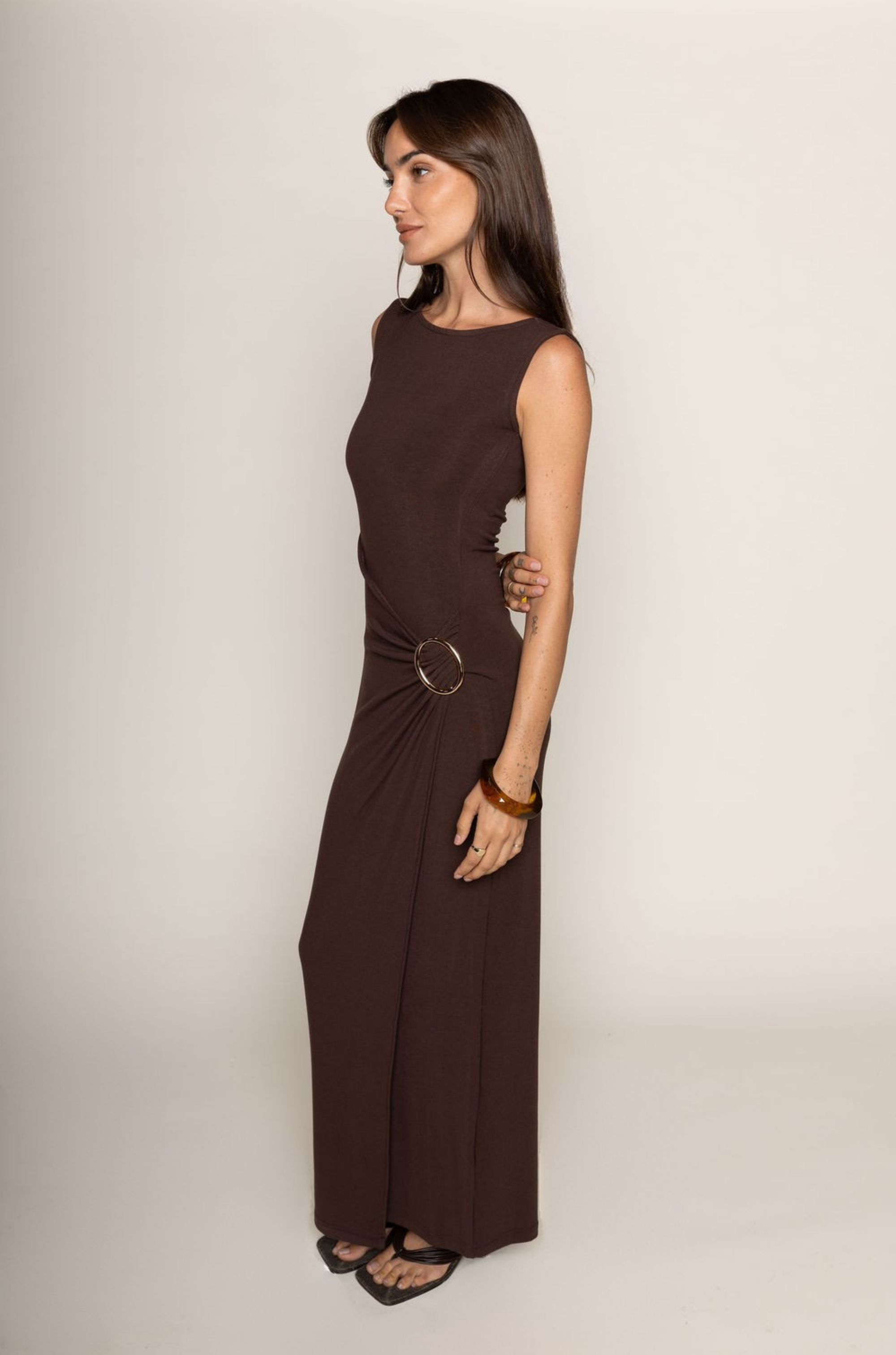 Sleeveless maxi dress
Boatneck neckline
Figure-hugging fit
Hip gathering detail
Gold hardware detail
Has stretch
chocolate brown maxi dress
fall wedding guest dress
summer wedding guest dress