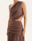 brown Linen one shoulder maxi dress
Asymmetric neckline
Waist cut out
Drop waist
Gathered skirt
brown wedding guest dress