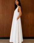 Woven maxi dress
Sleeveless
Lined
white flowy maxi dress