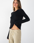 black Knit long sleeve tee
Crewneck
Unlined
Length: 21.5"
Rayon/Acrylic/Spandex